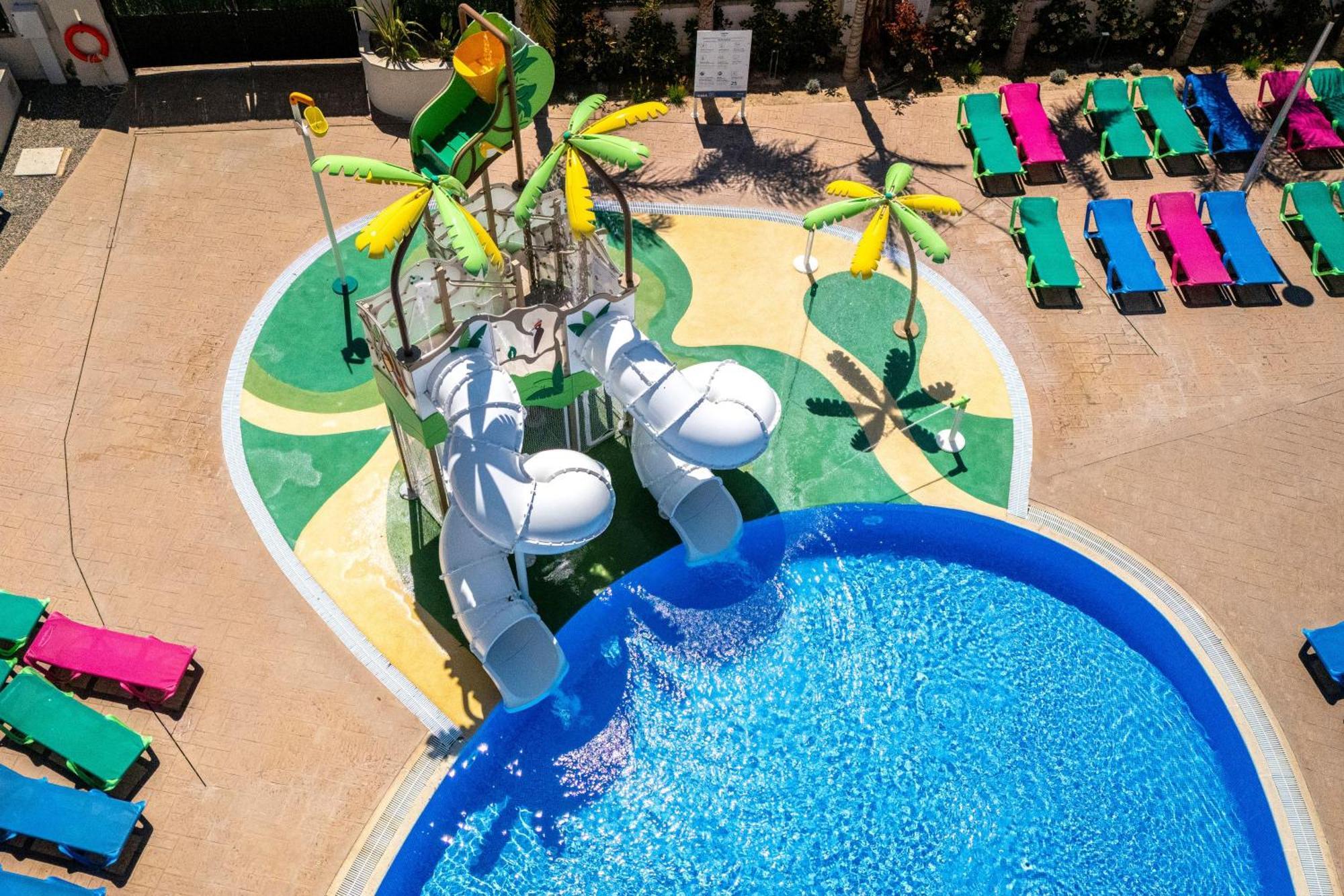 メドプラヤ ホテル カリプソ サロウ エクステリア 写真